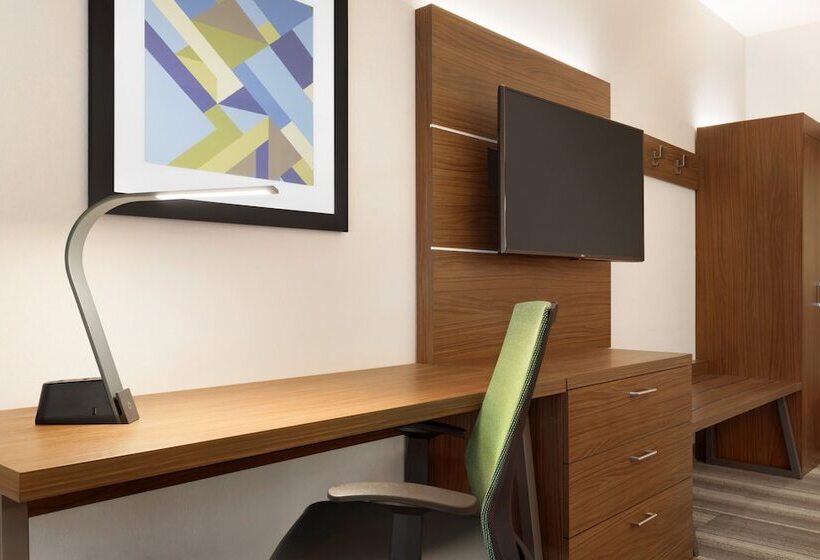 스위트, Holiday Inn Express & Suites   Cincinnati South   Wilder, An Ihg