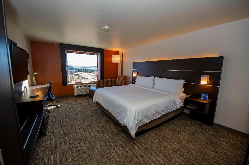 适合残疾人士使用的带超级大床的标准间, Holiday Inn Express & Suites   Colorado Springs Afa Northgate, An Ihg