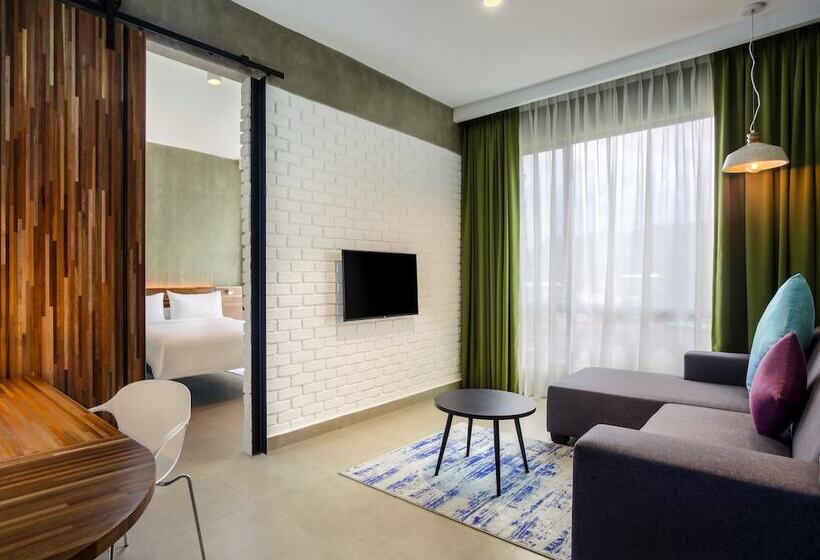 Люкс Superior, Ibis Styles Kota Kinabalu Inanam