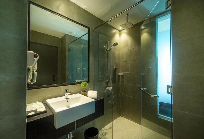 Люкс Superior, Ibis Styles Kota Kinabalu Inanam