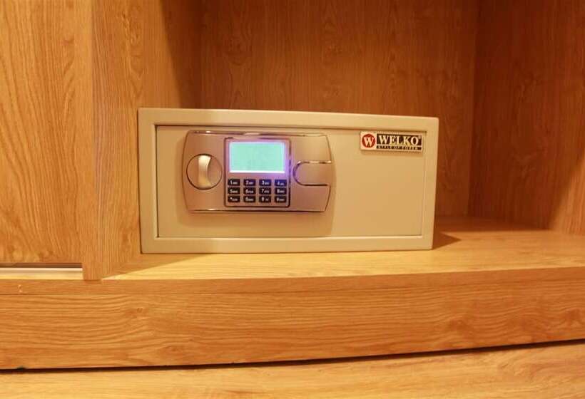 اتاق لوکس سه تخته, Minh Tam Hotel & Spa 3/2