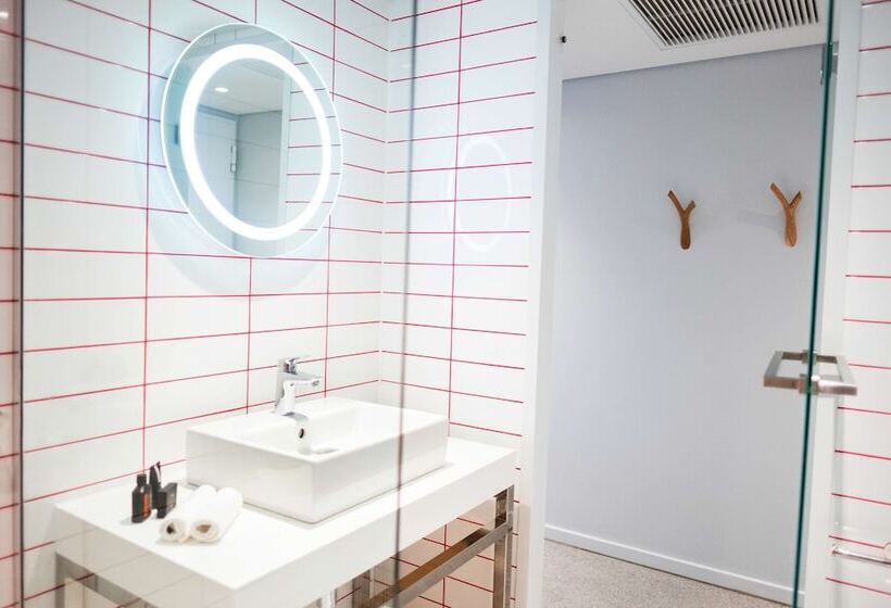 Семейный Номер Вид на Горы, Radisson Red Hotel V&a Waterfront Cape Town