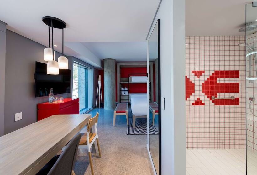 Семейный Номер Вид на Горы, Radisson Red Hotel V&a Waterfront Cape Town