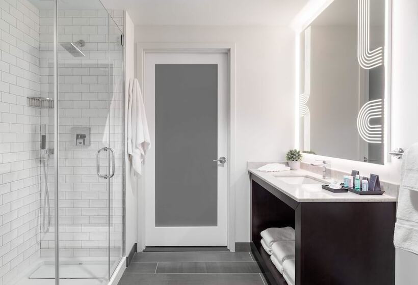 Семейный Номер, Tryp By Wyndham Newark Downtown