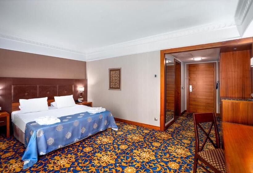 سوییت با چشم‌انداز دریا, Bera Hotel Alanya