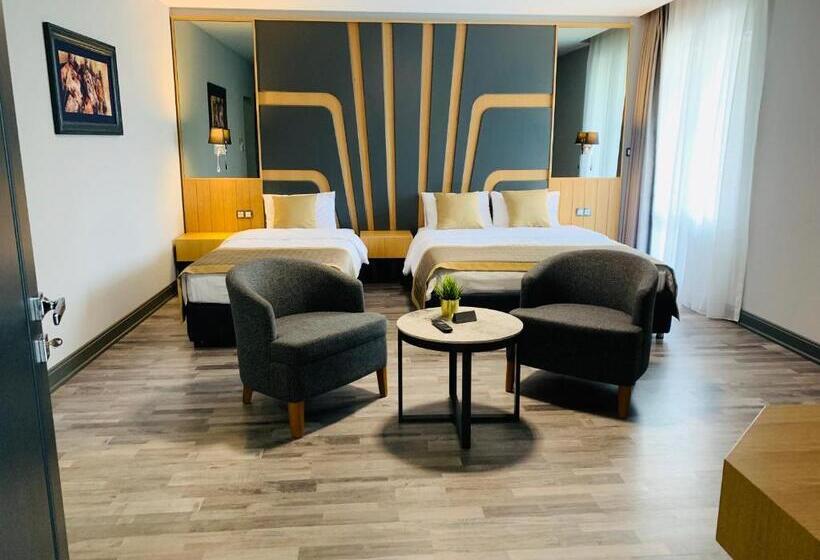 Family Suite, Konak