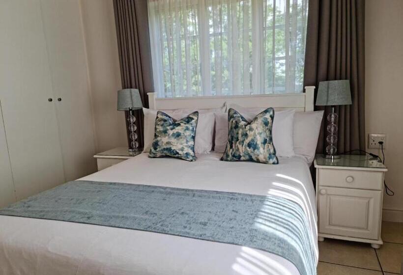 四人标准间, Peaches & Cream Bed & Breakfast