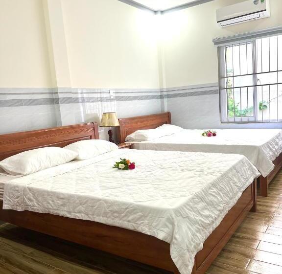 اتاق استاندارد سه تخته با بالکن, Blue Moon Hotel Mui Ne