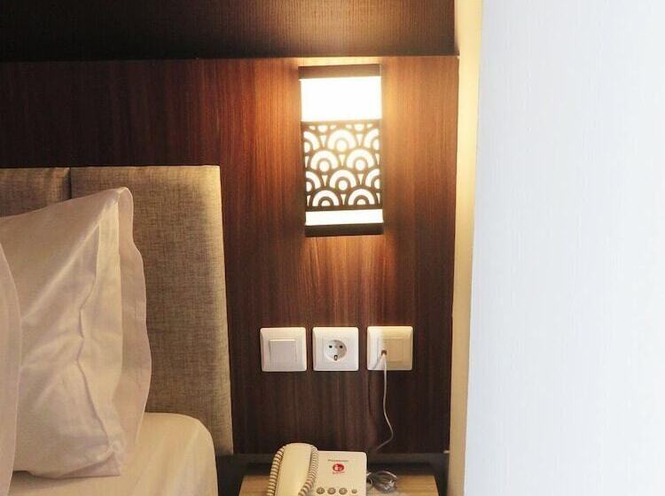 Номер Deluxe, Ascent Premiere Pasuruan