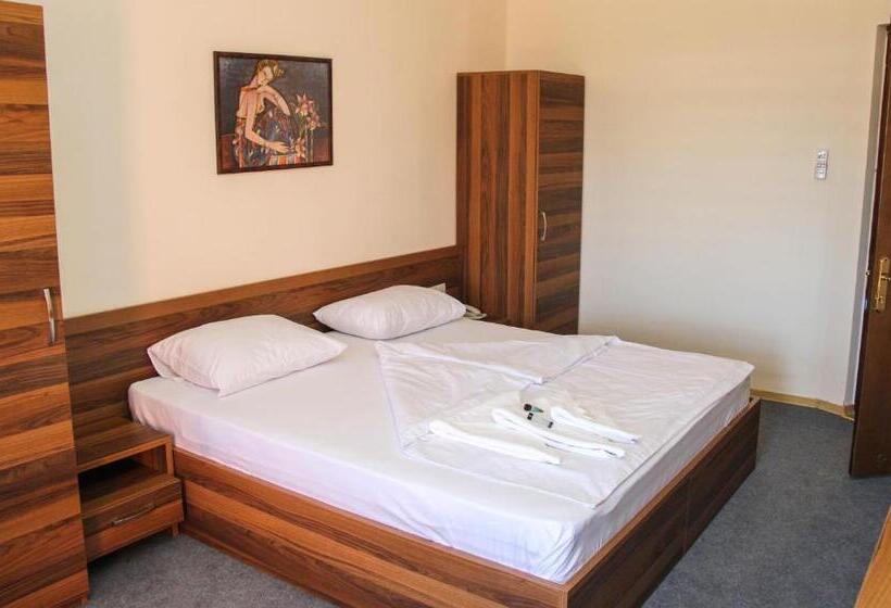 Standard Quadruple Room, Mavi Dalga Beach