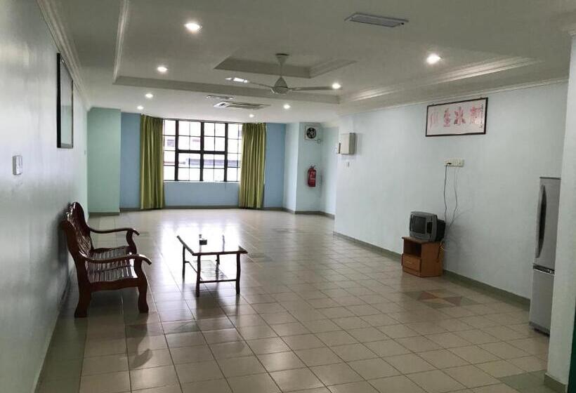 Camera Familiare Deluxe, Dan Restoran Seri Kangsar