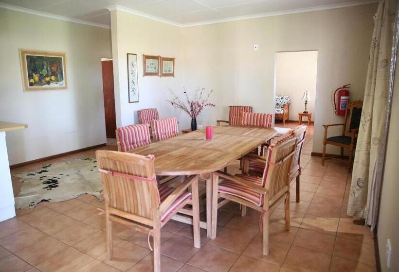 Дом 3 Спальни, Augrabies De Oude Stoor Guesthouse