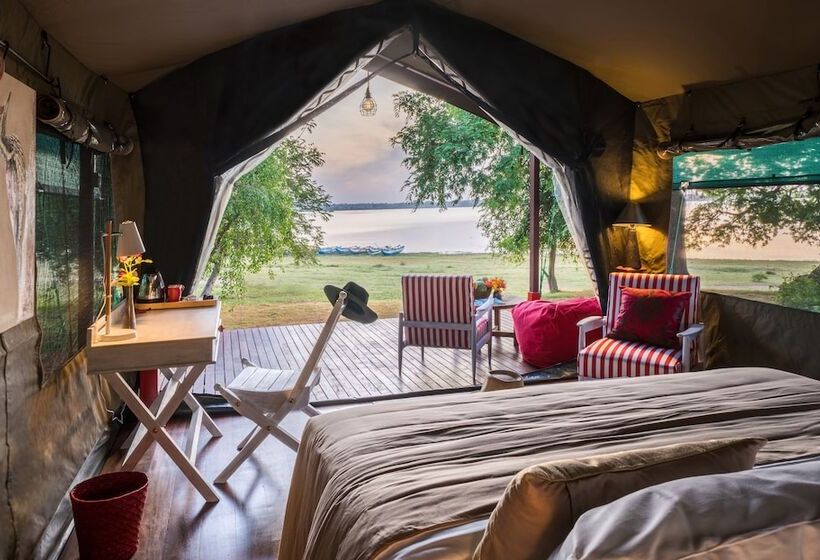 豪华房间, Flameback Eco Lodge
