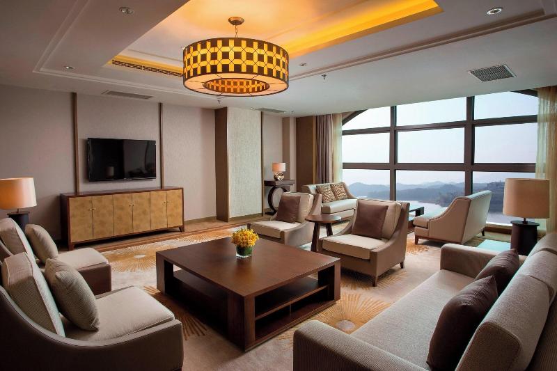 Номер Deluxe, Reddoorz Near Pantai Boom