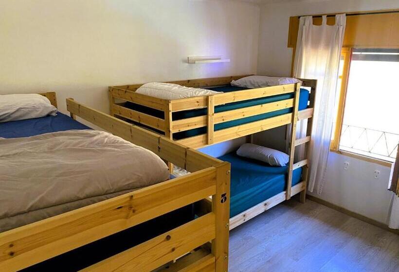 تختخواب در اتاق مشترک, Alberg Els Andes