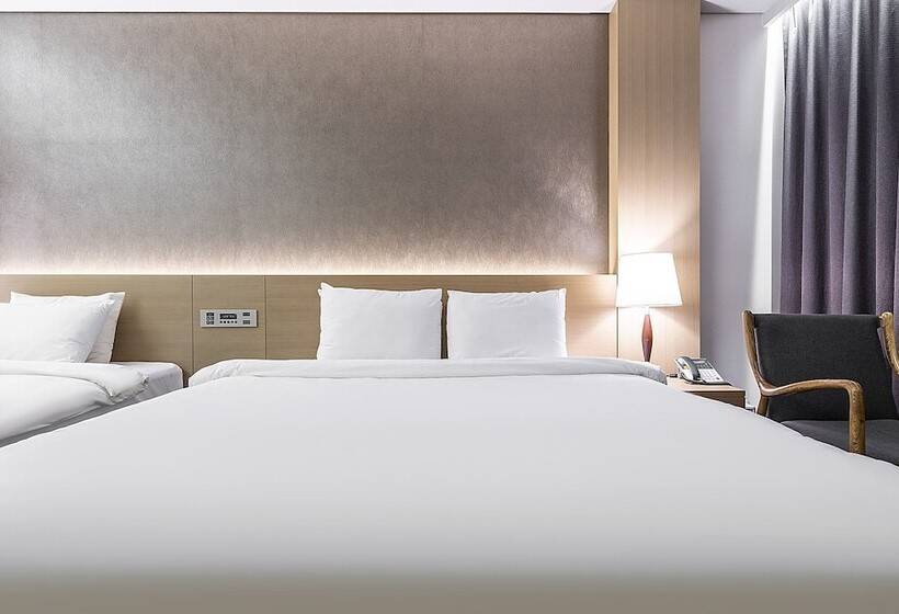 Номер Deluxe, Wonju City Hotel Hyeoksin