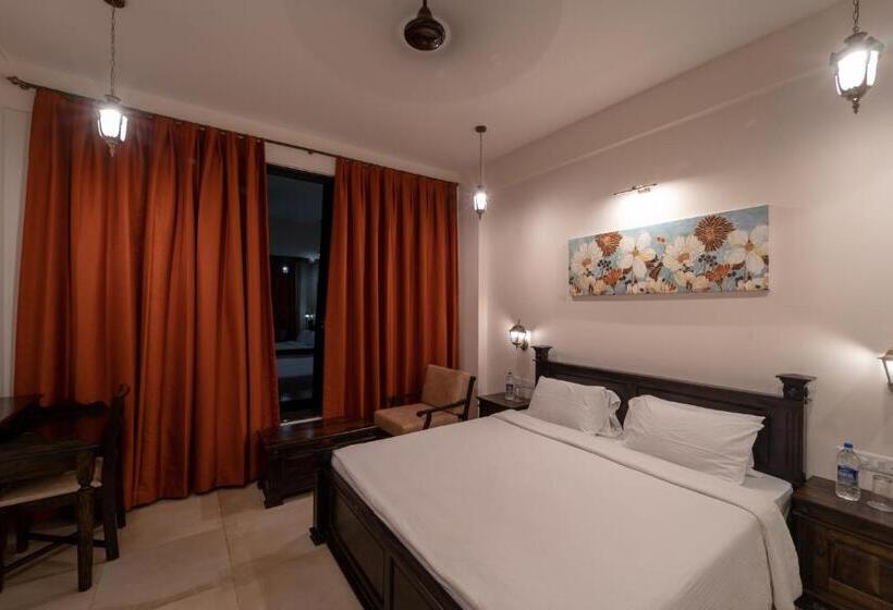 اتاق لوکس با تخت بزرگ, Triose Boutique Hotel Lonavala
