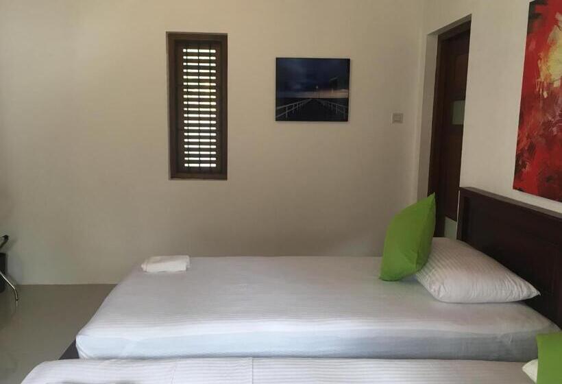 اتاق لوکس با چشم‌انداز باغ, Villa A50