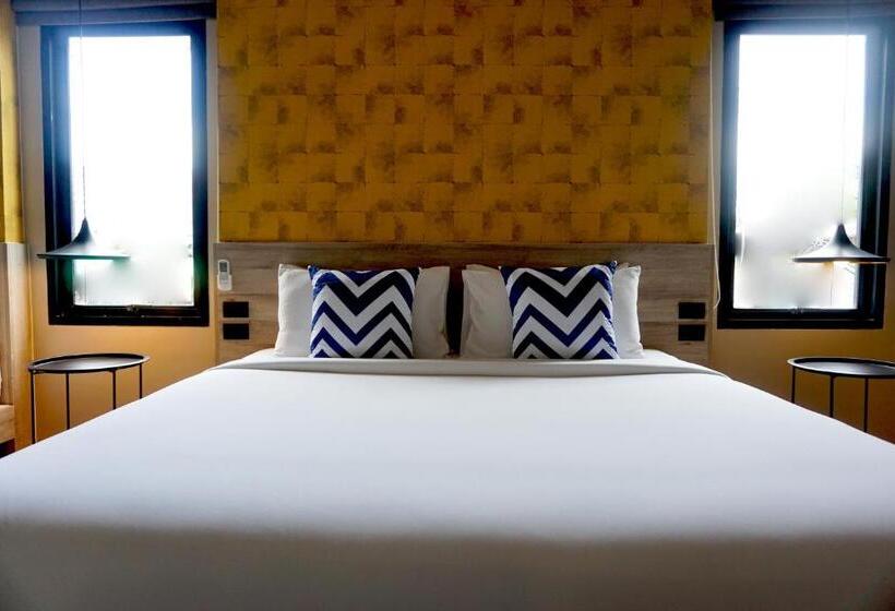 ویلای 2 خوابه, The Lake Chalong Hotel Sha Plus