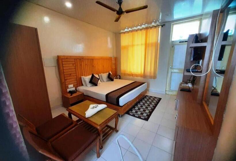 Номер Superior, Pops Resort