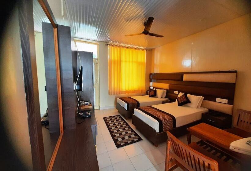 Номер Deluxe, Pops Resort