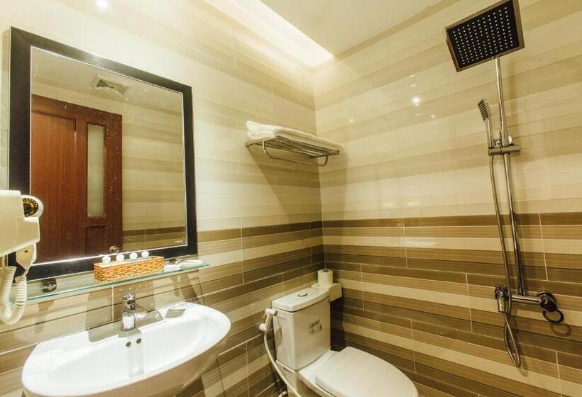 غرفة عائلية, Sunflower Hotel 2