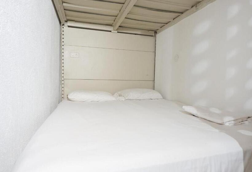 Кровать в Общей Комнате, República Hostel Santa Marta