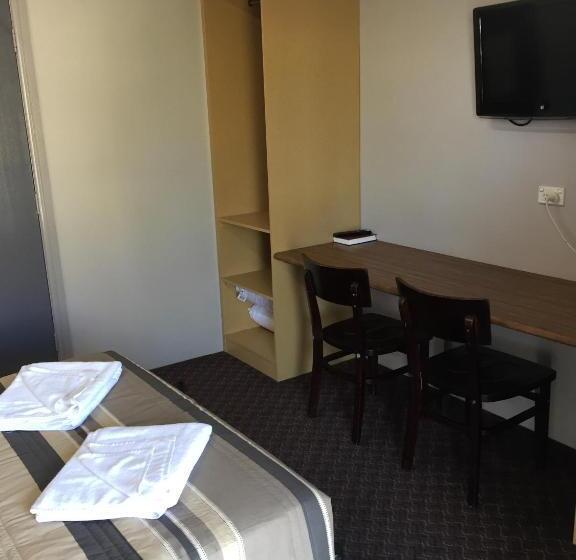 חדר סטנדרט עם מרפסת, Heritage Hotel Rockhampton