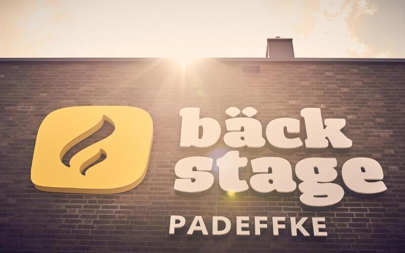 디럭스 룸, Bäck Stage