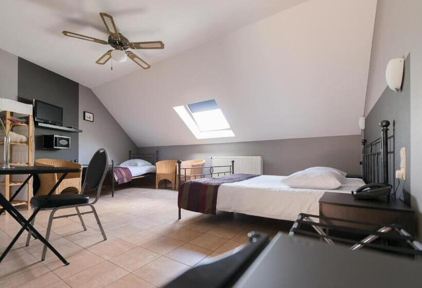 Номер Стандарт Трехместный, Auberge De La Lesse