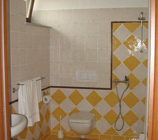 Quarto Estandar, I Grilli