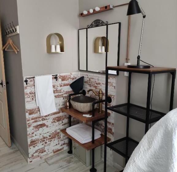 اتاق استاندارد چهار تخته, Hostal Hispalense