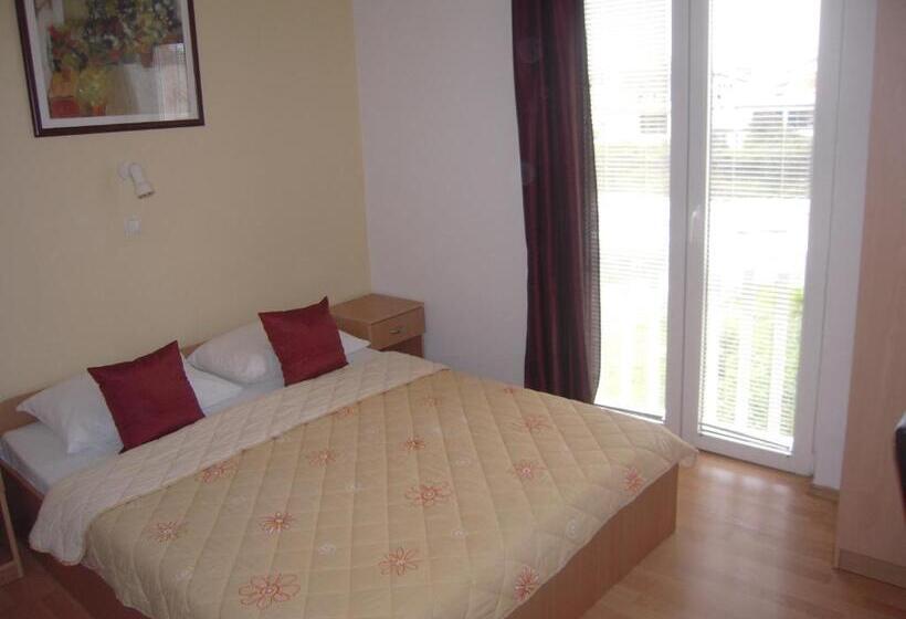 اتاق استاندارد, Guest House Regina Mundi