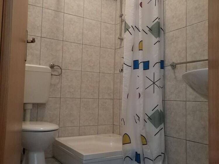 اتاق استاندارد, Guest House Regina Mundi