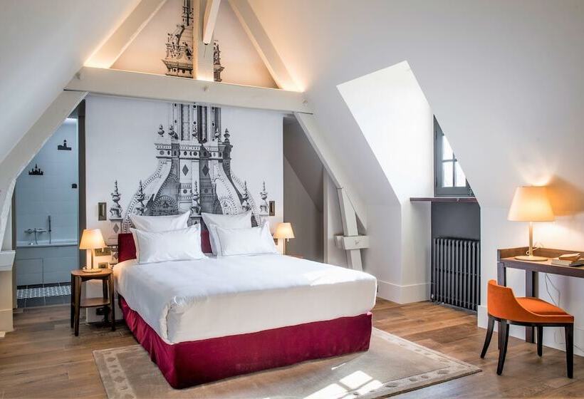 Полулюкс, Relais De Chambord, A Small Luxury Hotels Of The World
