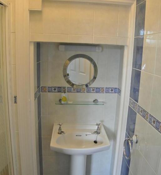 Семейный Номер, Fairlawns Guest House