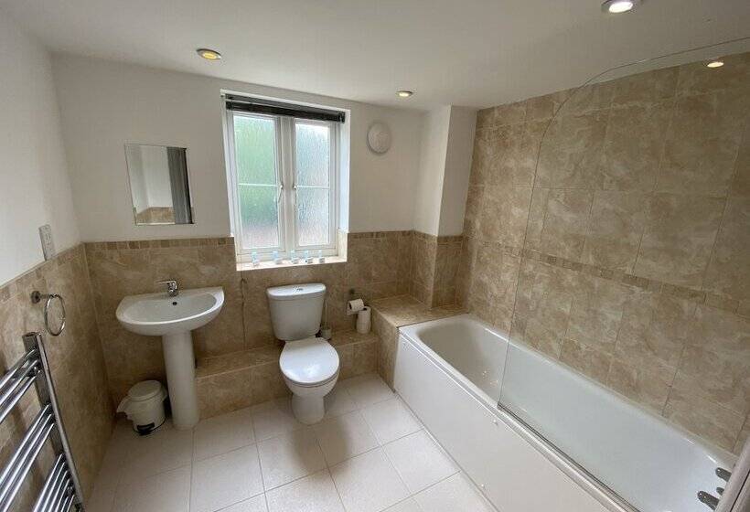 Апартаменты 2 Спальни, Buckingham Guest House For Contractors
