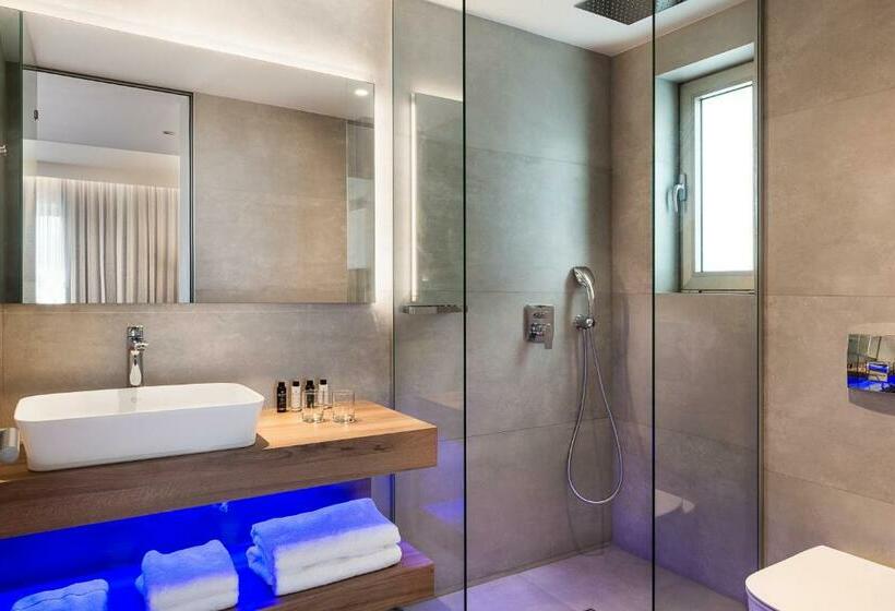 Люкс Вид на Бассейн, Euphoria Resort  All Inclusive