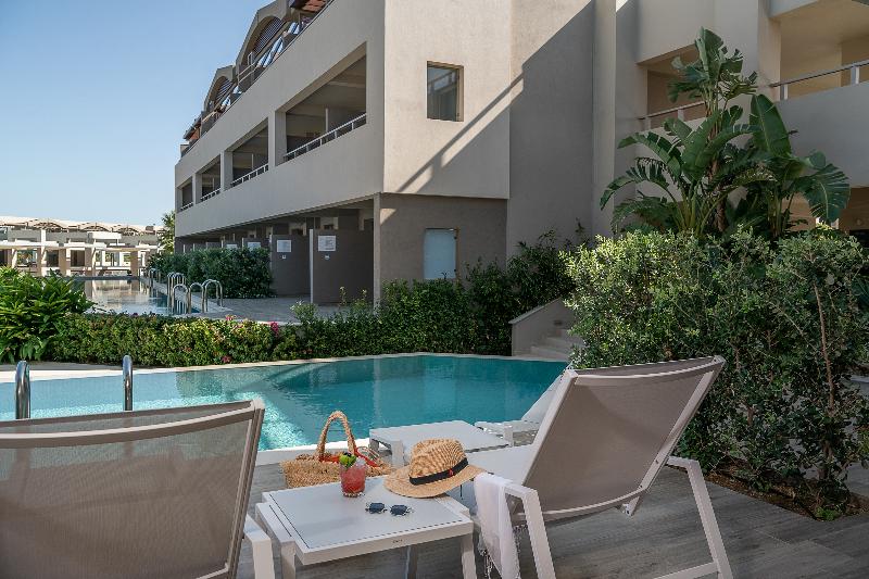 Люкс Вид на Бассейн, Euphoria Resort  All Inclusive