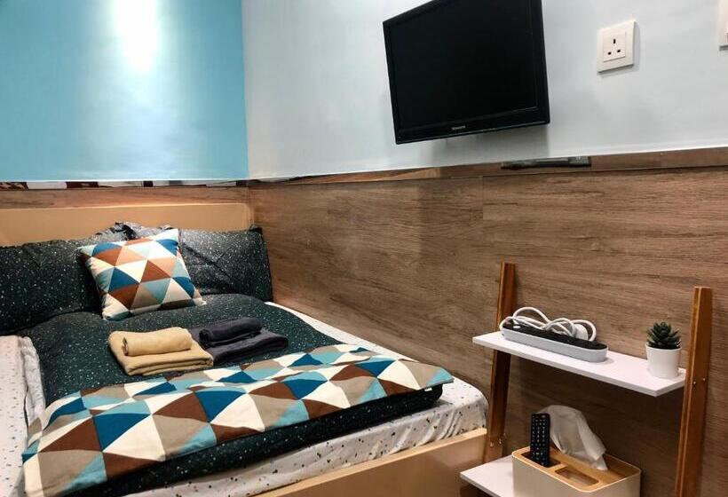 اتاق استاندارد یک نفره, Hong Kong Hostel