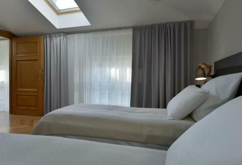 带阳台两卧公寓, Stradonia Serviced Apartments