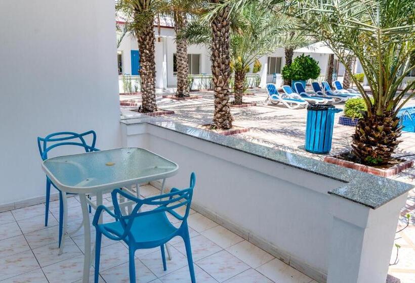 Номер Стандарт Вид на Бассейн, Fujairah Hotel & Resort