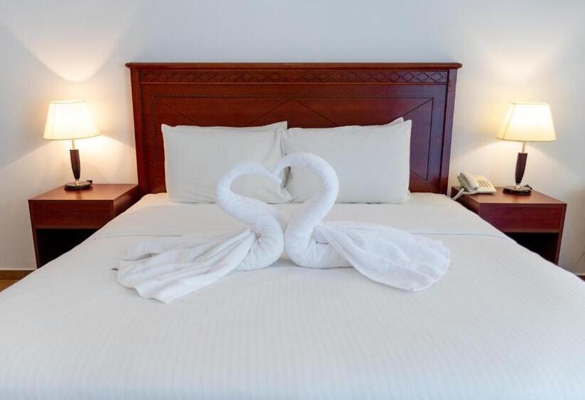 Номер Стандарт Вид на Бассейн, Fujairah Hotel & Resort