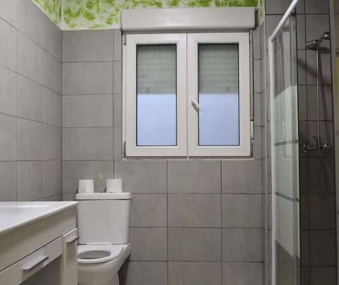 공동 객실, Hostel Usturre