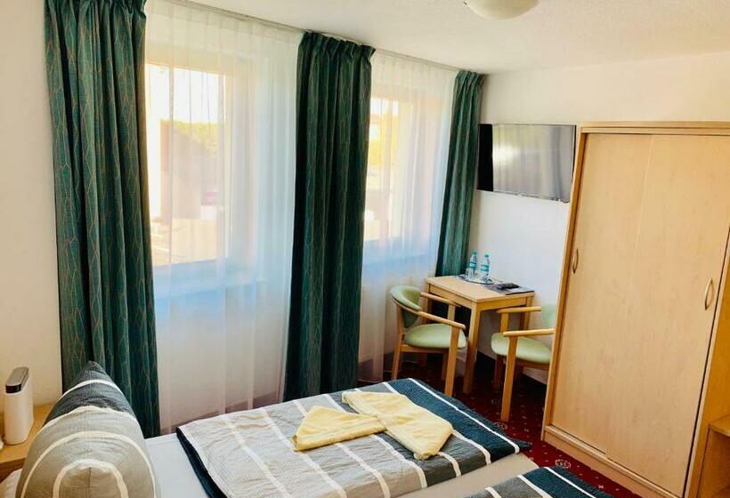 Номер Стандарт, Pension Petridamm