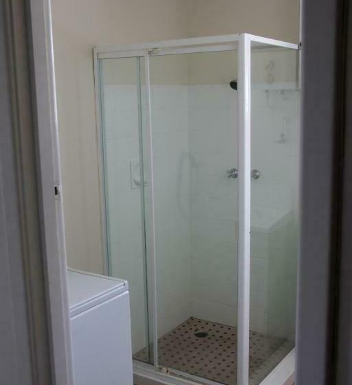 스탠다드 스튜디오, Malibu Apartments   Perth