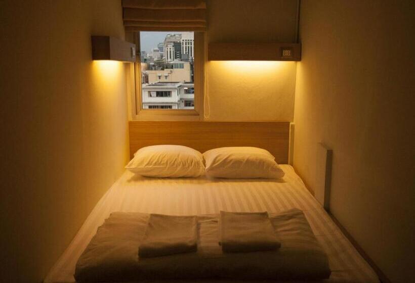 اتاق استاندارد با سرویس بهداشتی مشترک, Micro Hostel