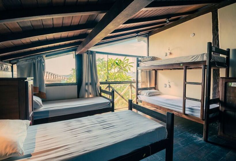 공동 객실, Bamboo Buzios Hostel