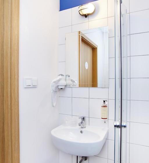Номер Стандарт, Koszary Arche