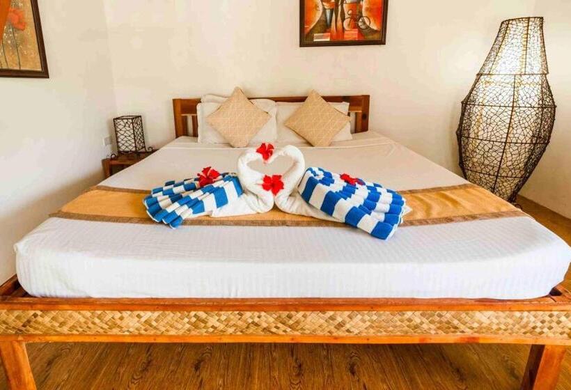اتاق خانوادگی با چشم‌انداز باغ, Romantic Beach Villas